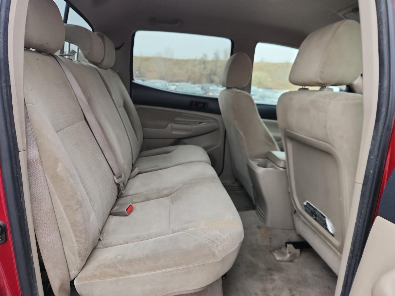 Toyota Tacoma Double Cab Image 9