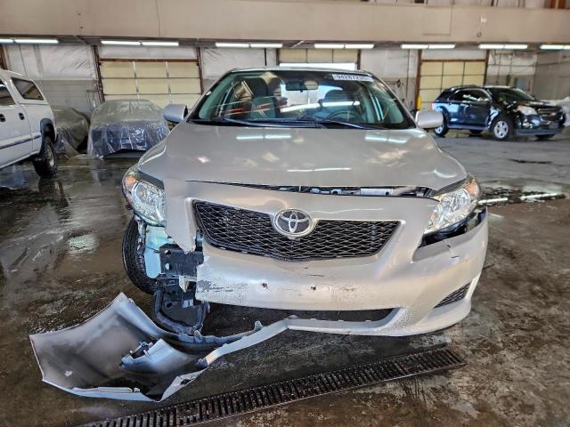 Toyota Corolla Base Image 11