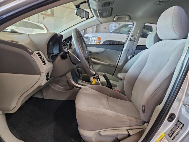 Toyota Corolla Base Image 6