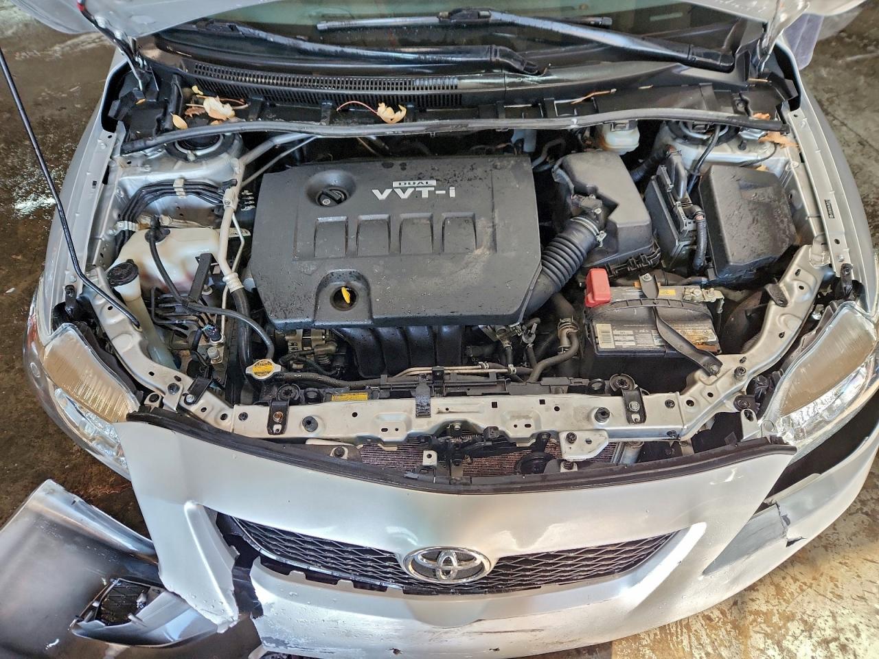 Toyota Corolla Base Image 2