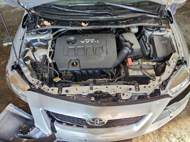 Toyota Corolla Base Image 2