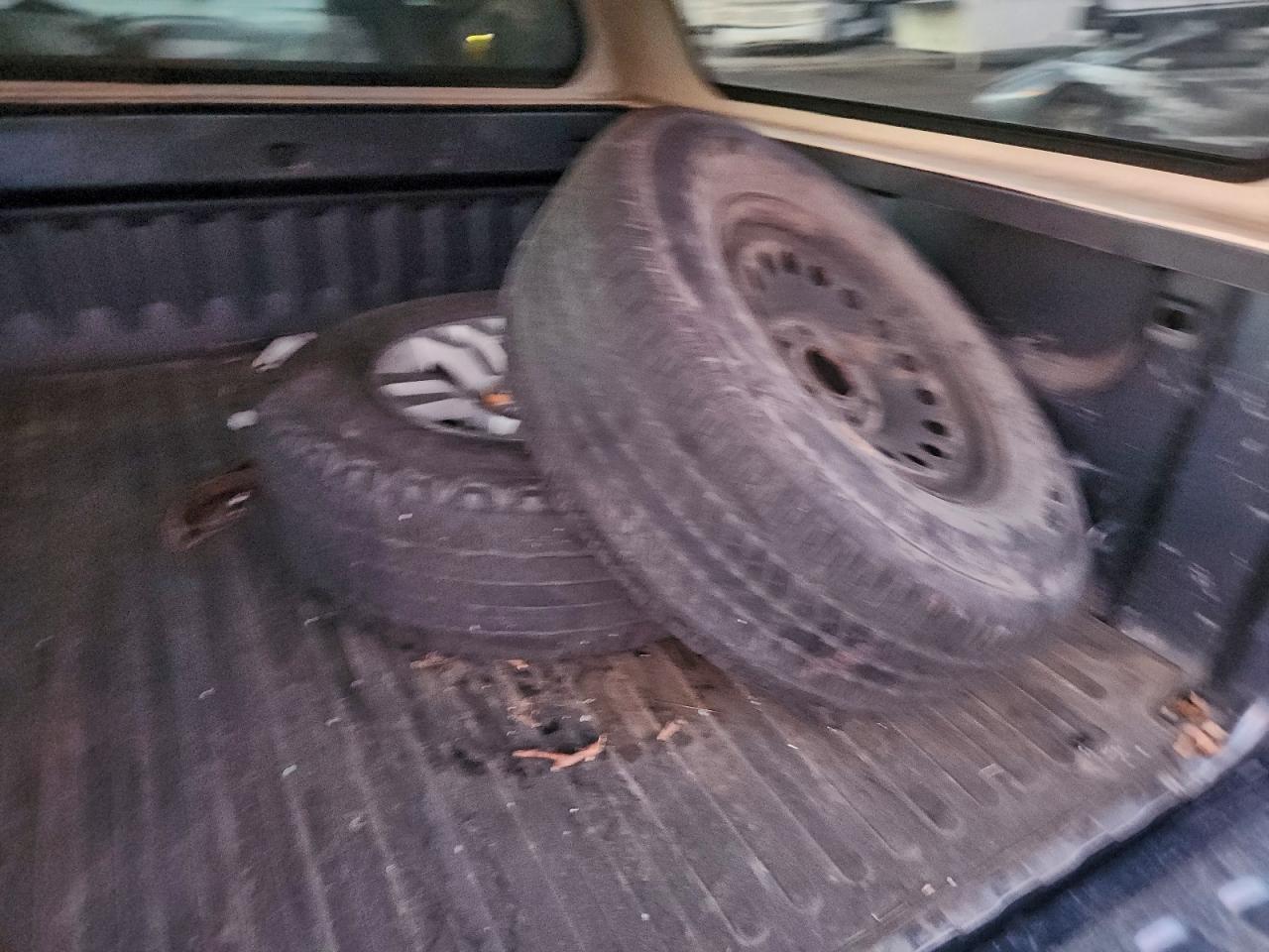 Chevrolet Silverado K1500 Lt Image 9