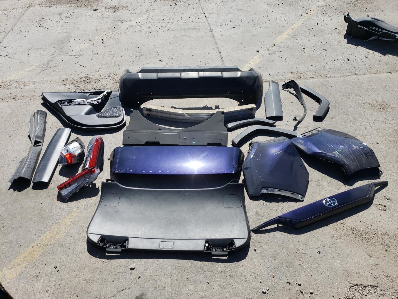 Toyota RAV4 Xle Image 11