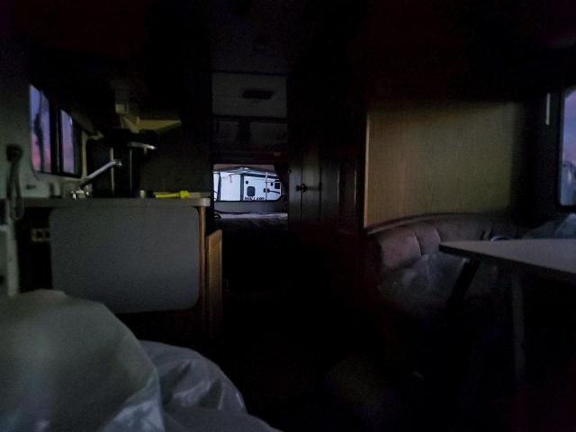 Winnebago Mini Winnie E350 Cutaway Van Image 9