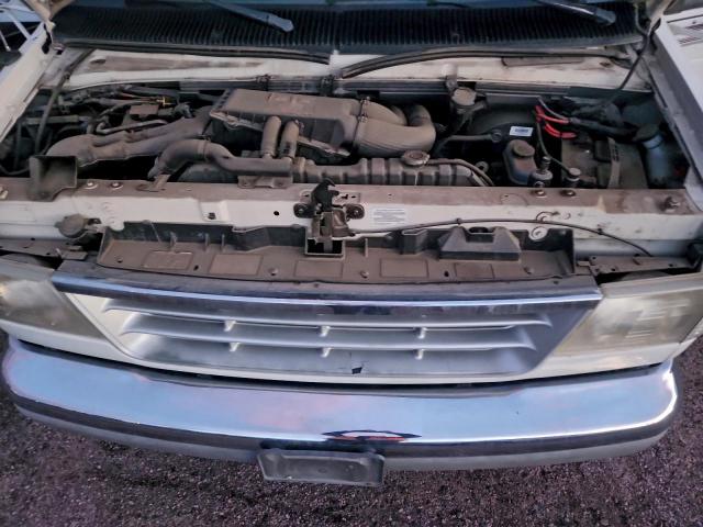 Winnebago Mini Winnie E350 Cutaway Van Image 8