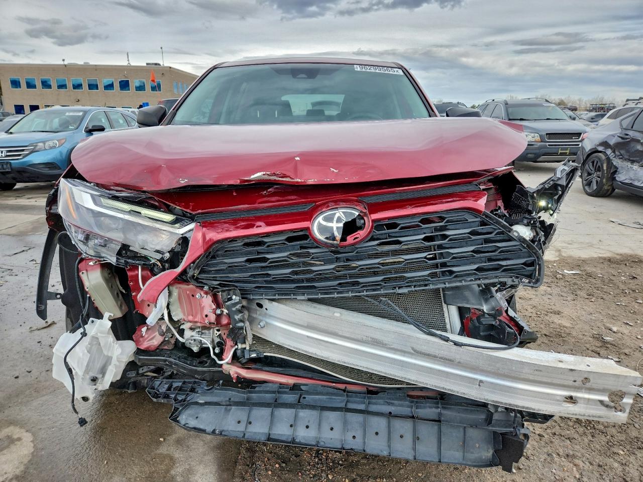 Toyota RAV4 Le Image 10