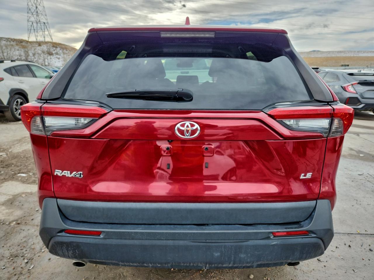 Toyota RAV4 Le Image 4