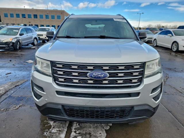 Ford Explorer Image 13