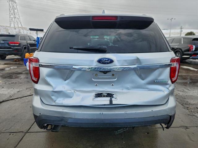 Ford Explorer Image 7