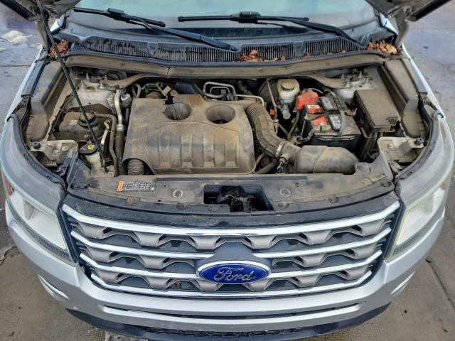 Ford Explorer Image 9