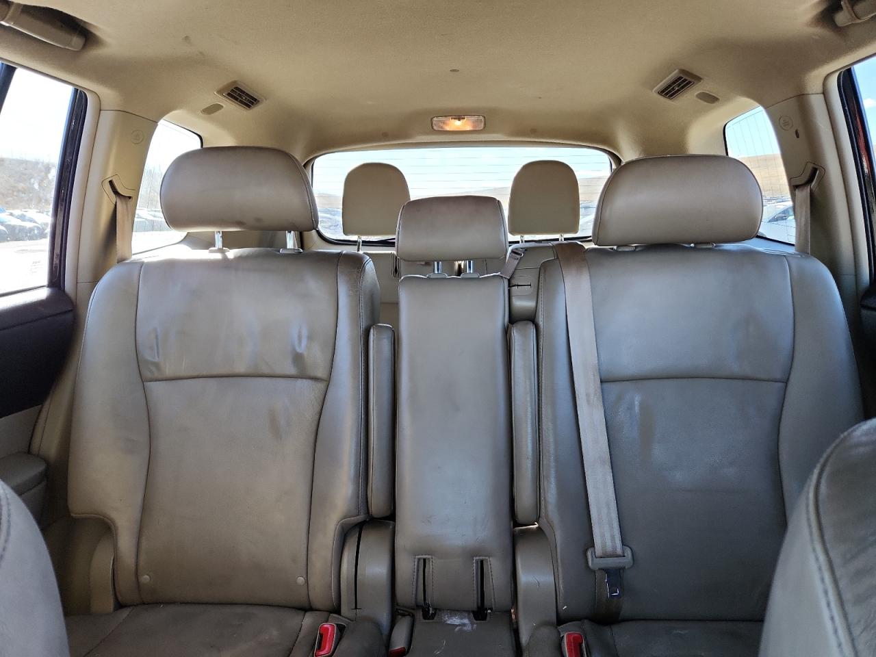 Toyota Highlander Base Image 9