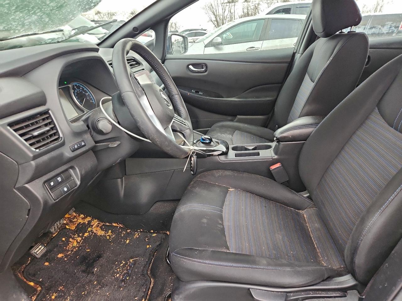 Nissan LEAF Sv Image 2