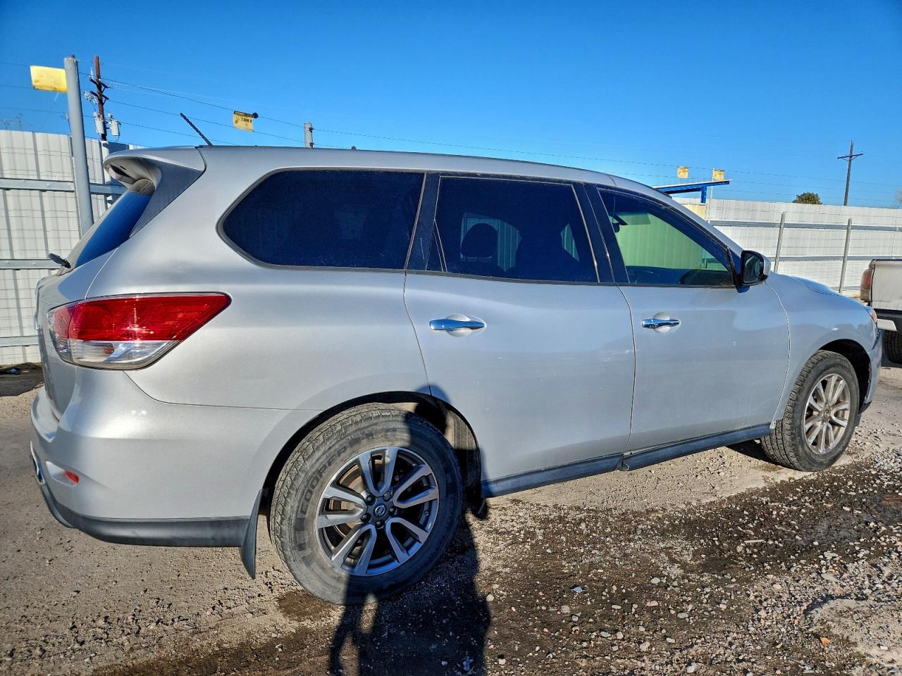 Nissan Pathfinder S Image 13