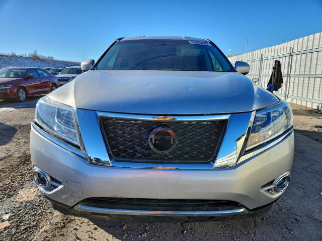 Nissan Pathfinder S Image 4