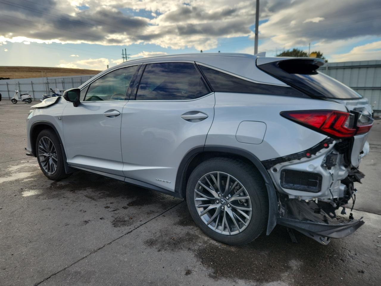Lexus RX 450h Base Image 2