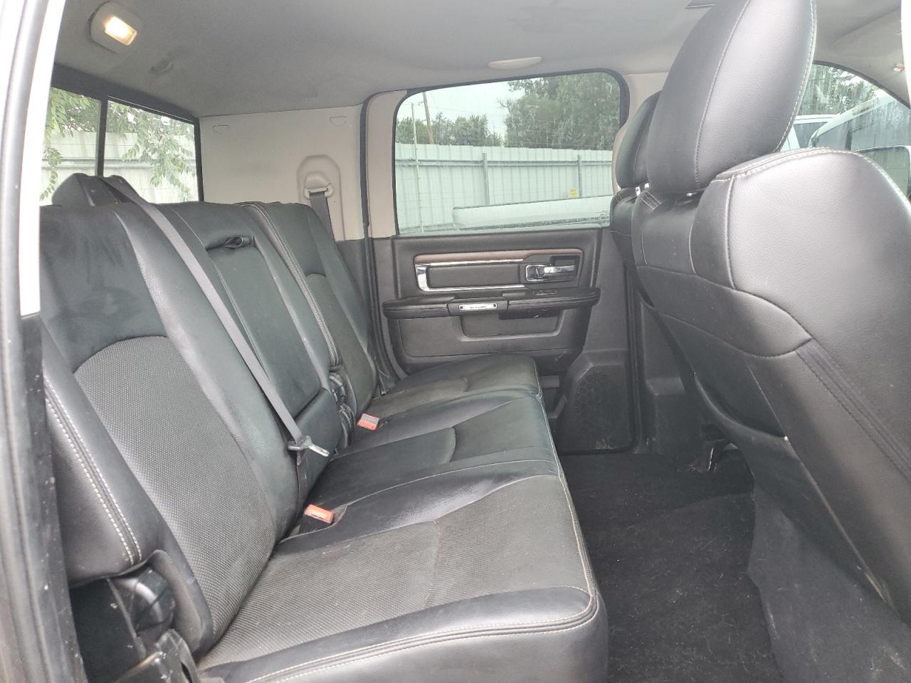 Ram 3500 Laramie Image 9