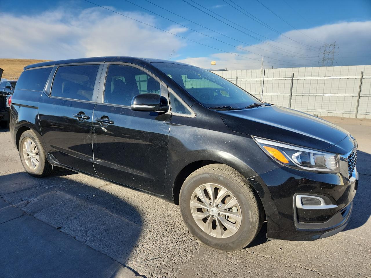 Kia Sedona Lx Image 3