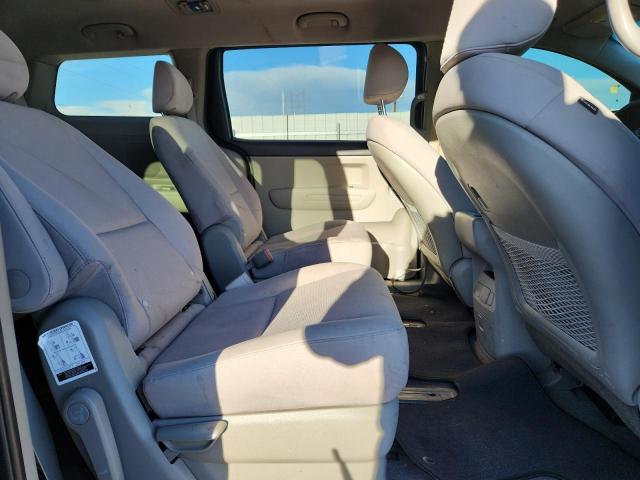 Kia Sedona Lx Image 12