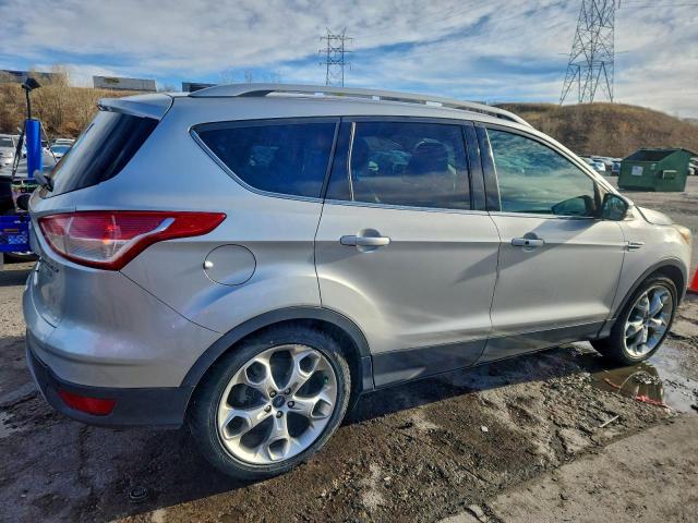 Ford Escape Titanium Image 2