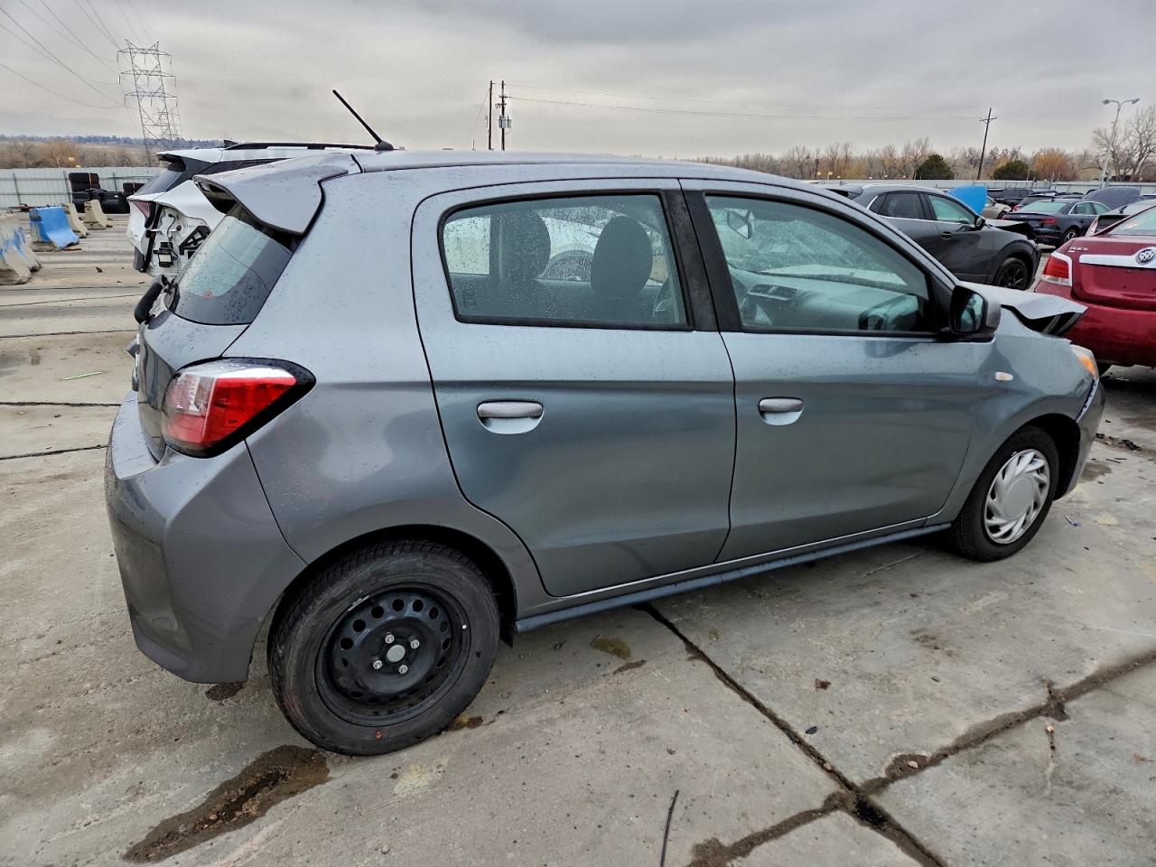 Mitsubishi Mirage Es Image 2