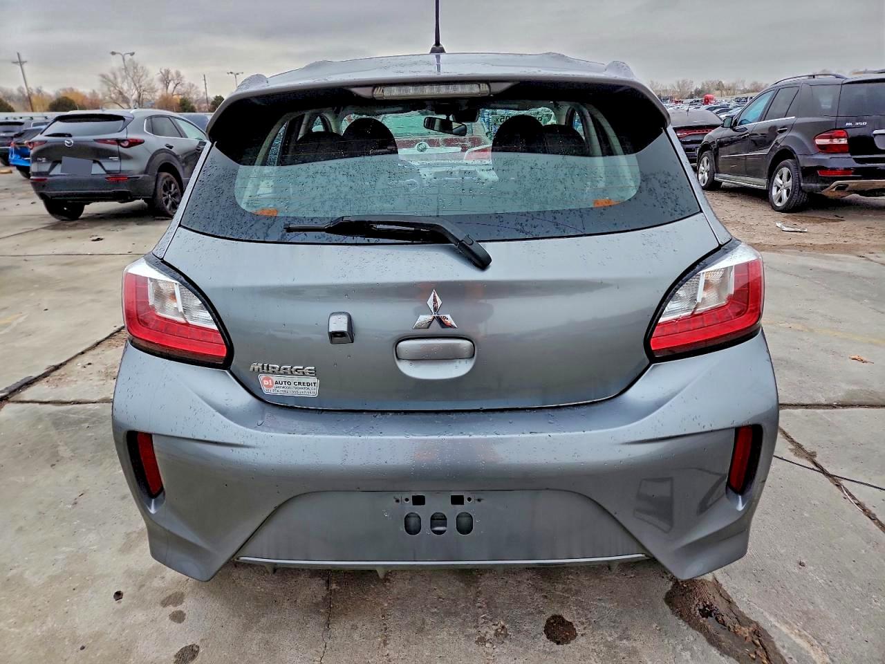 Mitsubishi Mirage Es Image 4