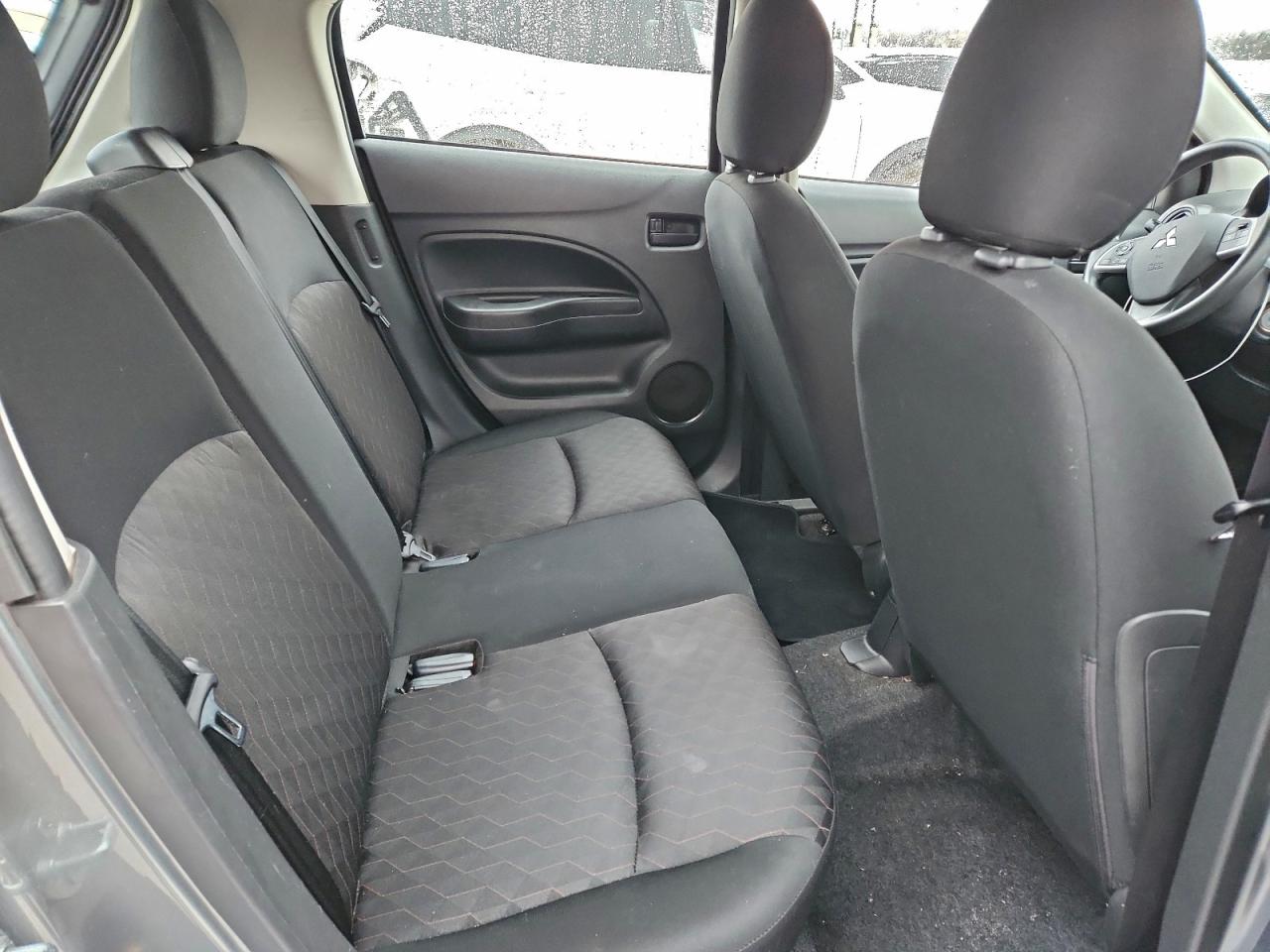 Mitsubishi Mirage Es Image 3