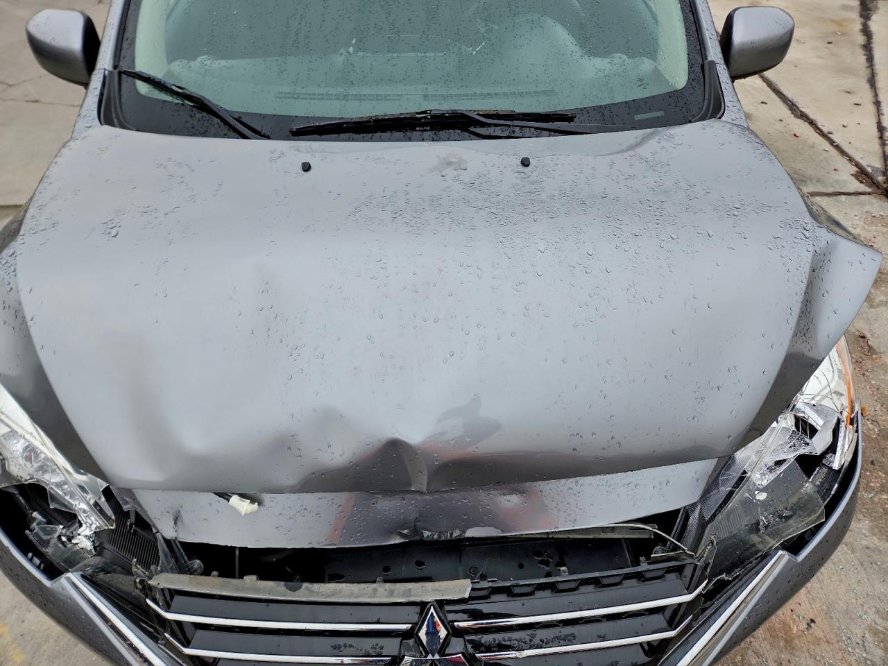 Mitsubishi Mirage Es Image 12