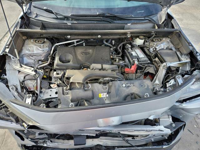 Toyota RAV4 Le Image 9