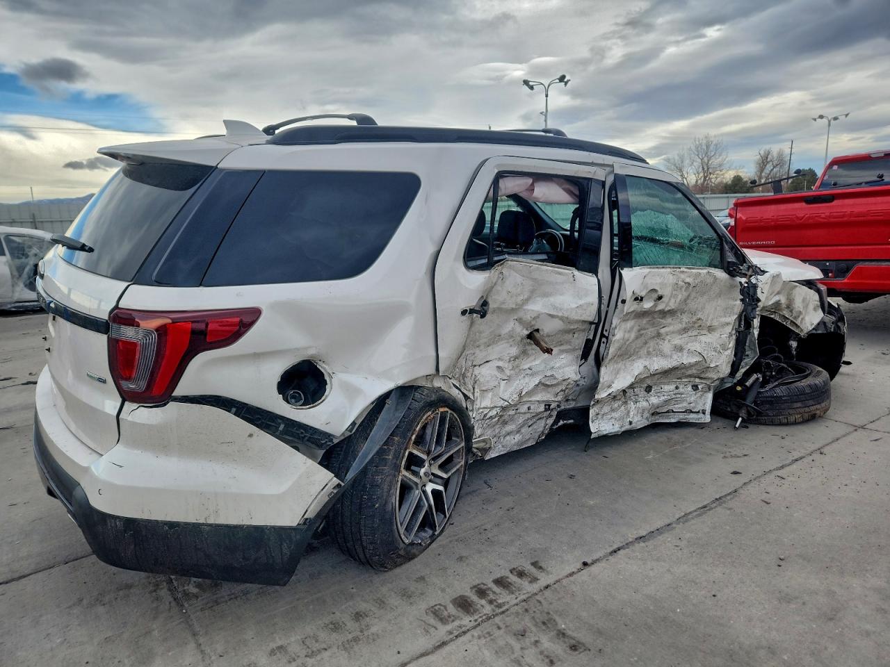 Ford Explorer Sport Image 9