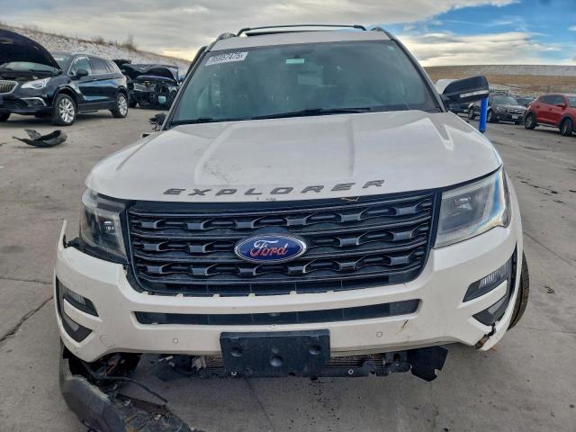 Ford Explorer Sport Image 12