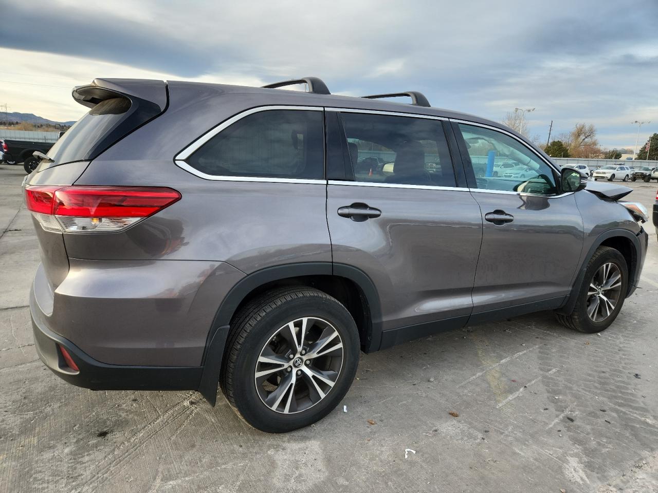 Toyota Highlander Le Image 5