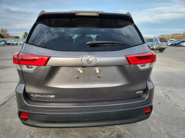 Toyota Highlander Le Image 4