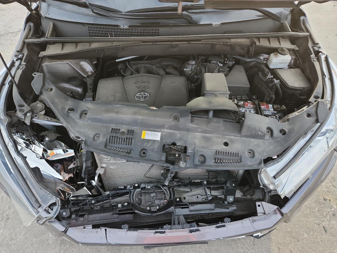 Toyota Highlander Le Image 11