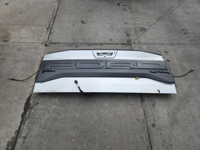 Ford F-150 Raptor Image 13