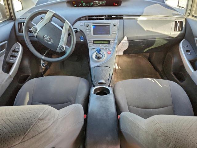 Toyota Prius Image 8