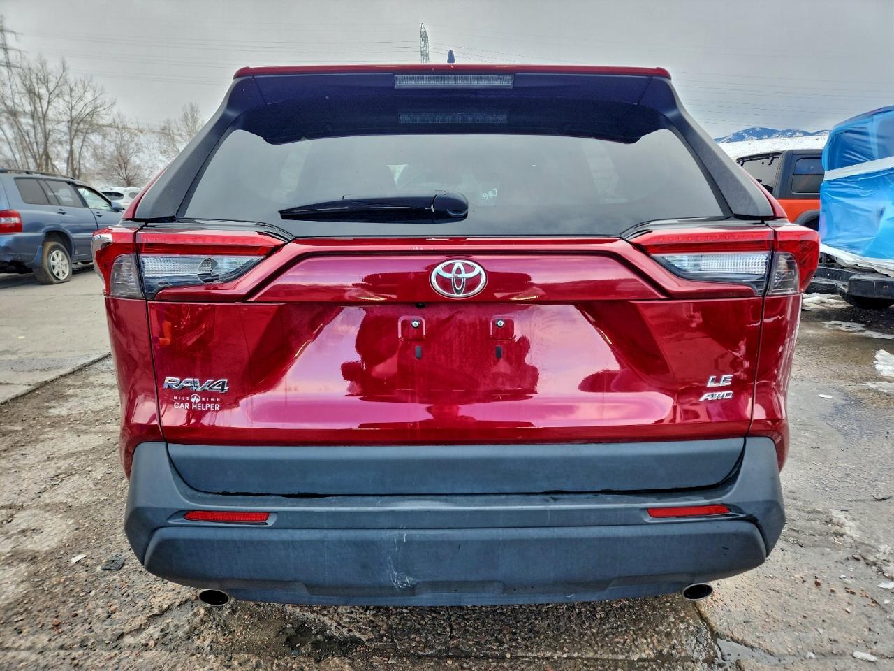 Toyota RAV4 Le Image 8