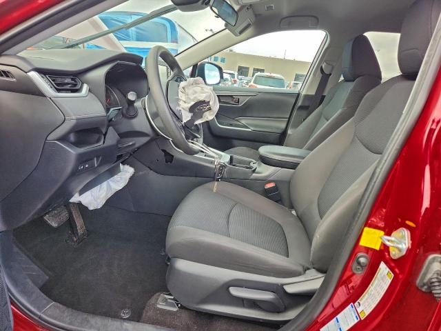 Toyota RAV4 Le Image 11