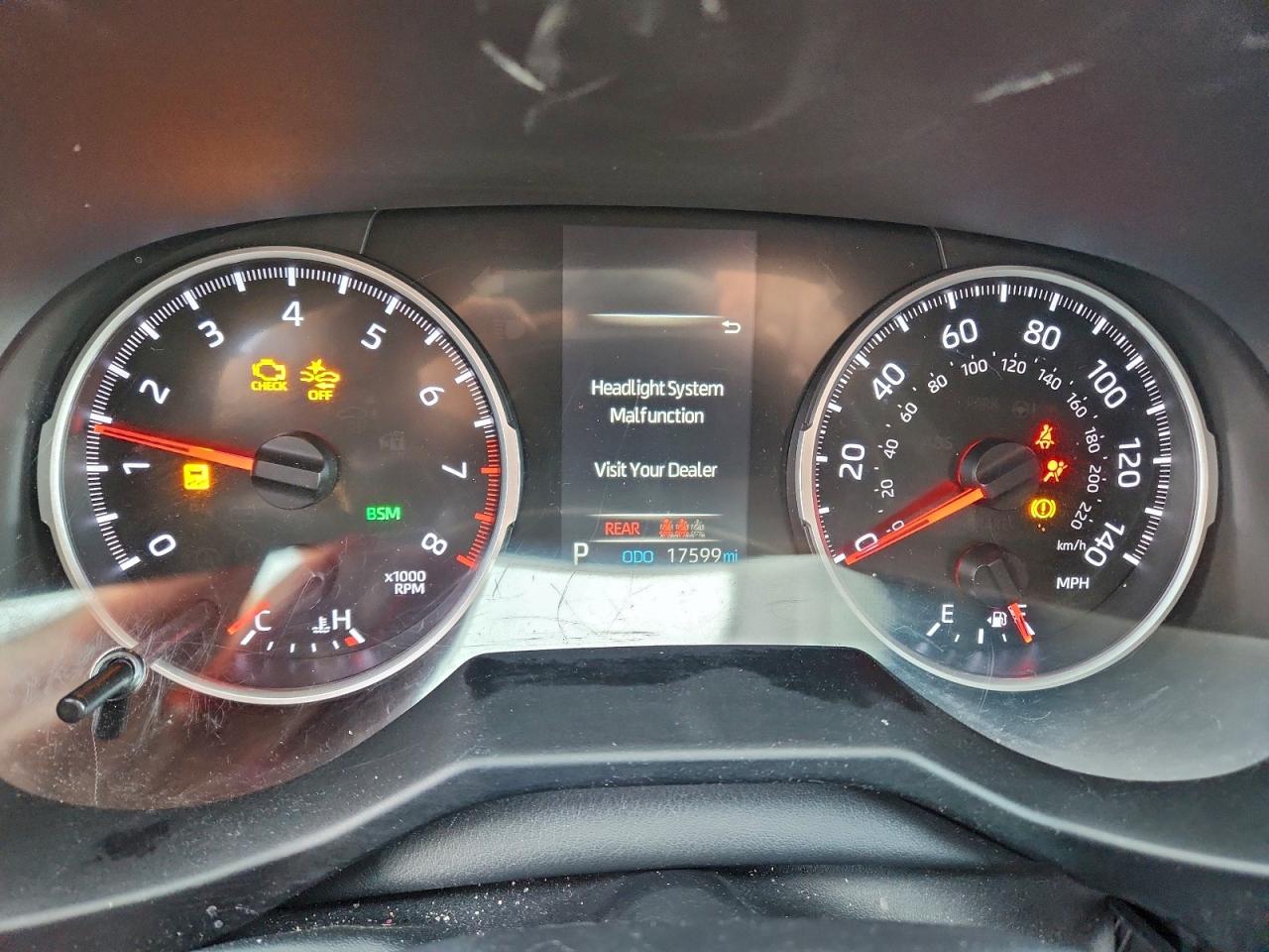 Toyota RAV4 Le Image 5