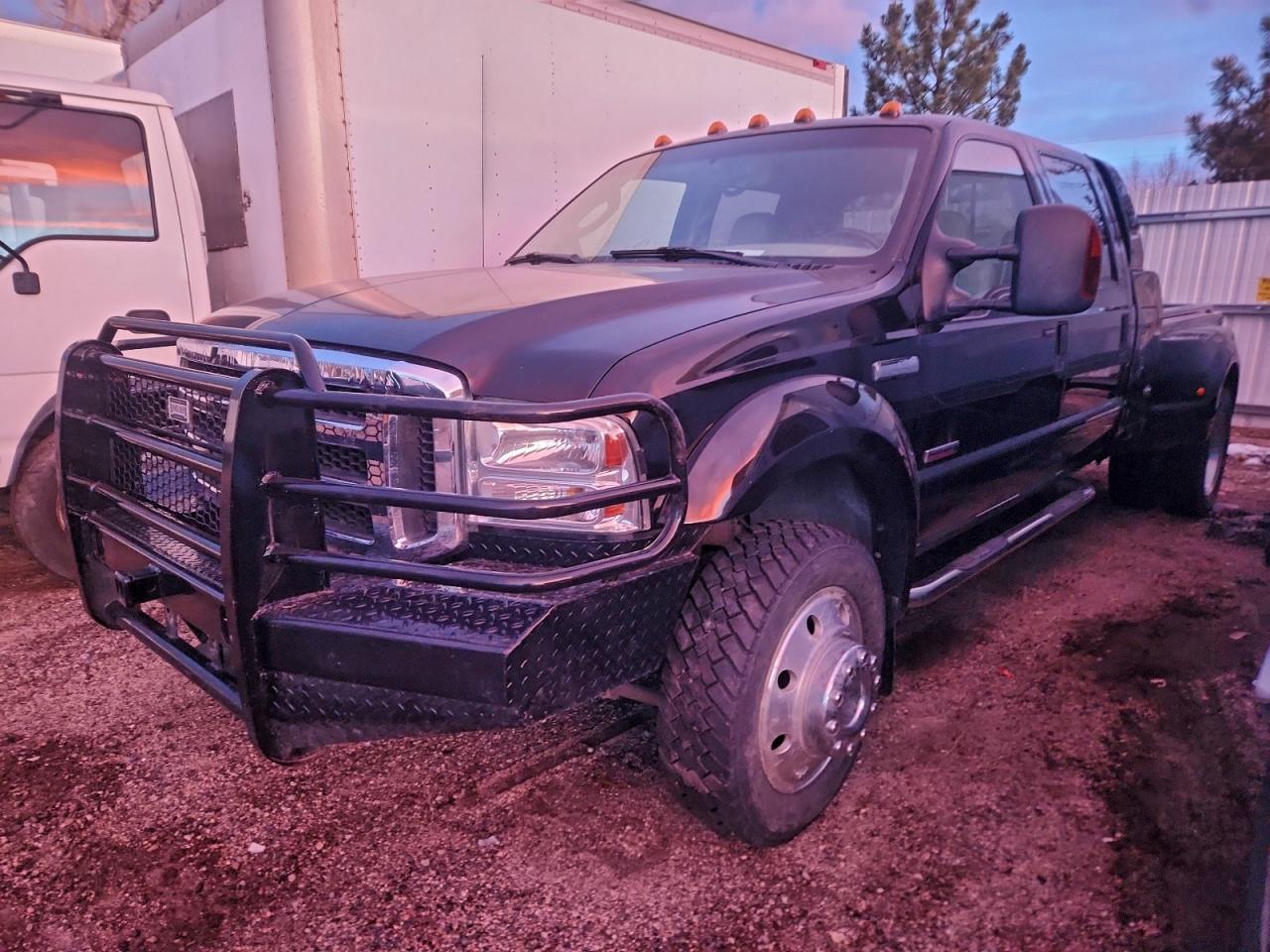 Ford F-550 Super Duty Image 1