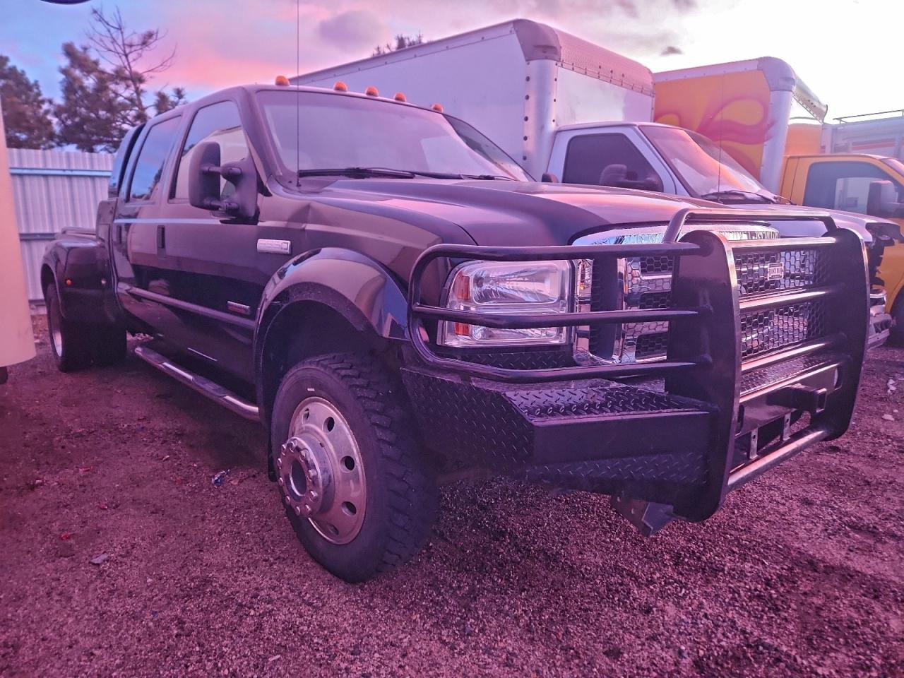 Ford F-550 Super Duty Image 12