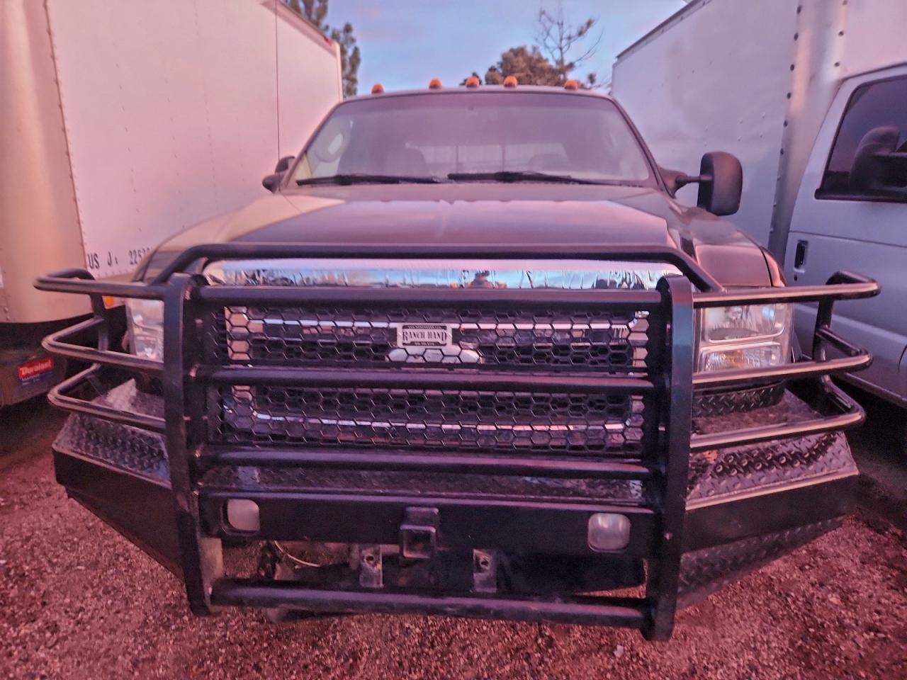 Ford F-550 Super Duty Image 8