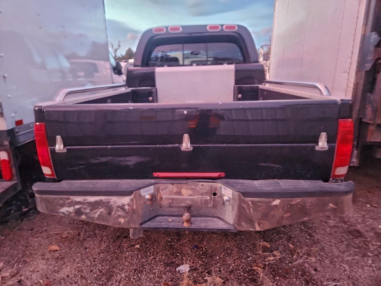 Ford F-550 Super Duty Image 10