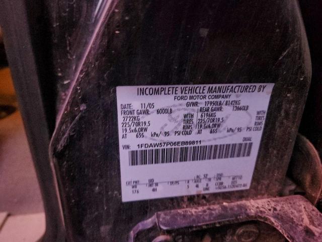 Ford F-550 Super Duty Image 11