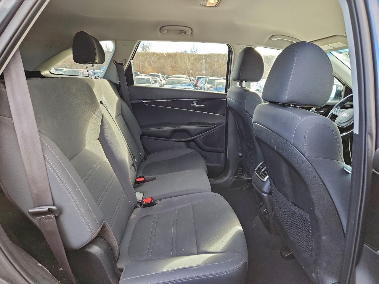 Kia Sorento Lx Image 2