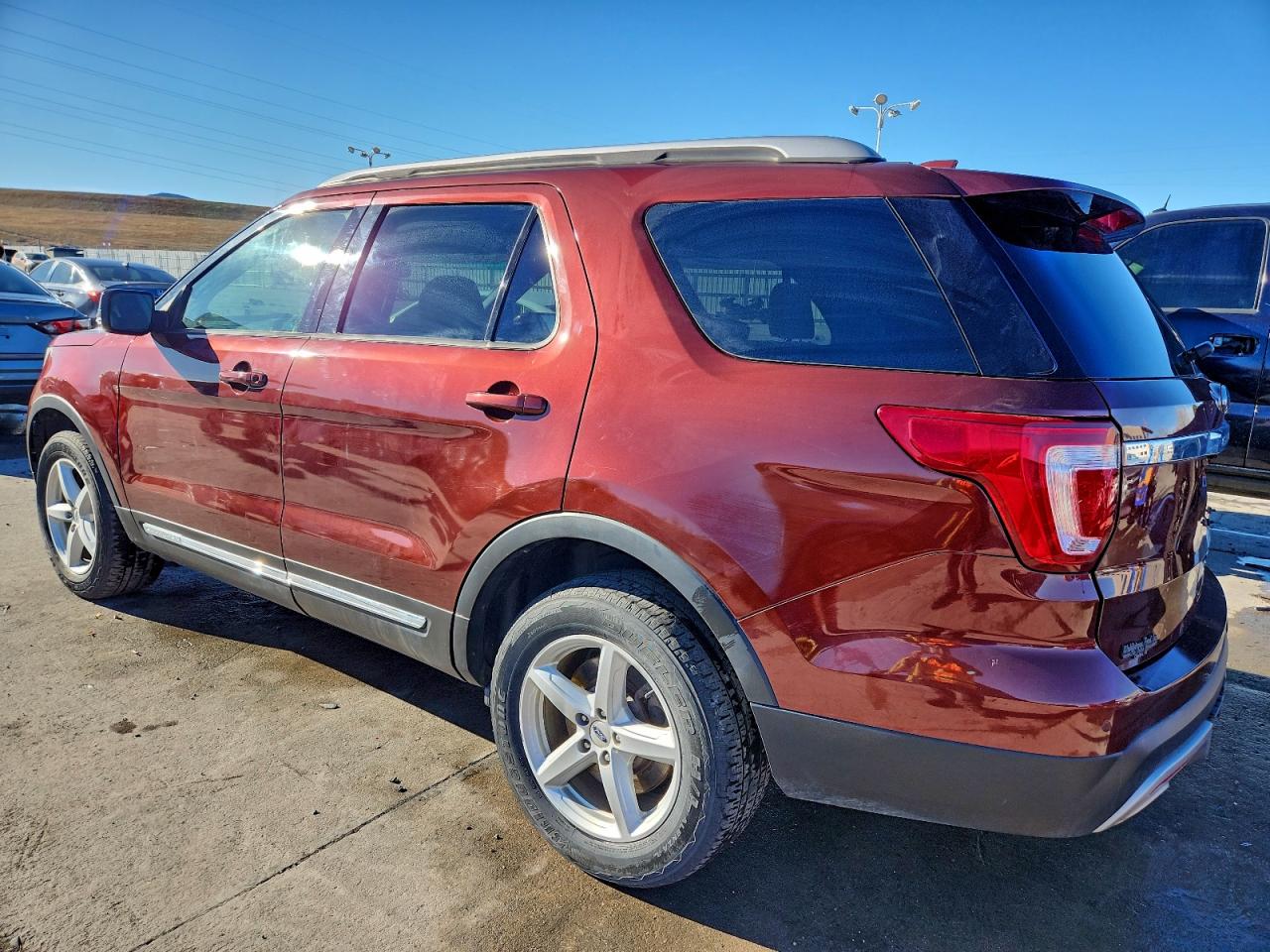 Ford Explorer Xlt Image 12