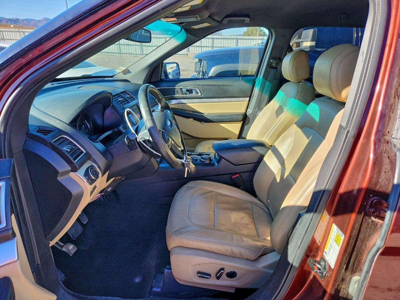 Ford Explorer Xlt Image 6