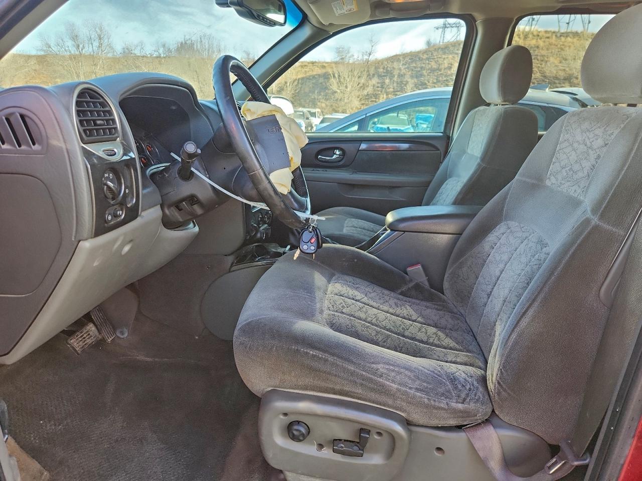 GMC Envoy Xl Image 10