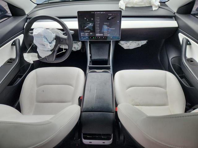 Tesla Model 3 Image 11