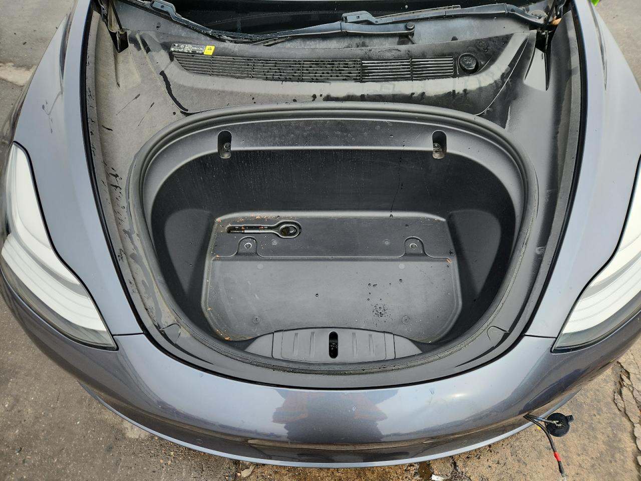 Tesla Model 3 Image 4
