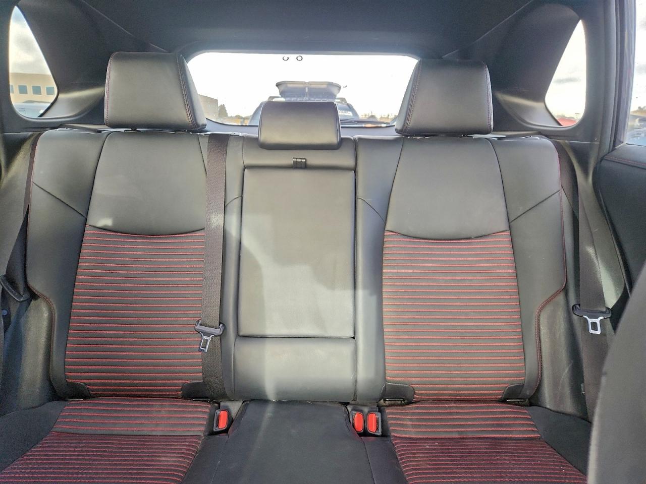 Toyota RAV4 Xse Image 12